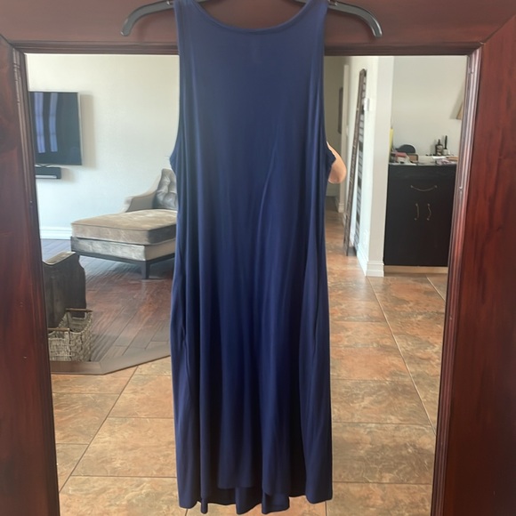 Gorgeous navy blue midi dress with pockets . - Picture 4 of 4